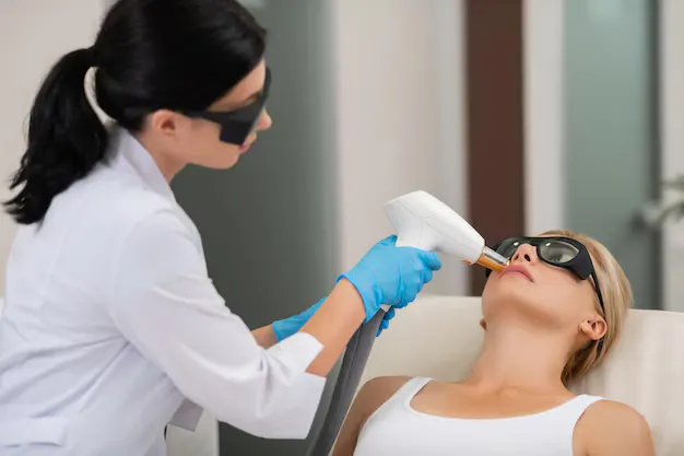 ازالة شعر الشنب والموستاش بالليزر مع أحدث الأجهزة