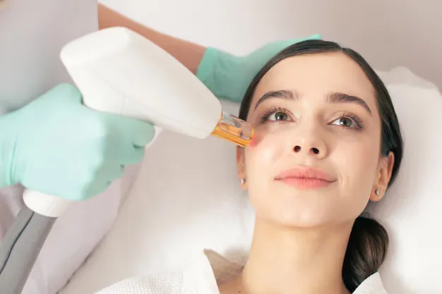 تجهيز البشرة قبل فراكشنال ليزر CO2 للندبات