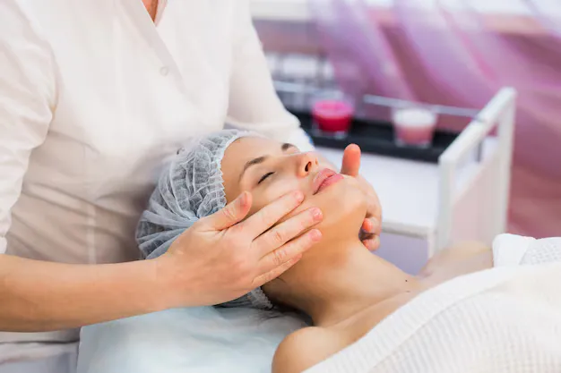 نتائج العناية بالبشرة في مركز لاروز بإشراف دكتور نجلاء